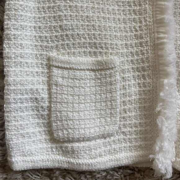 Ann Taylor white cardigan with fringe detail - Picture 2 of 5